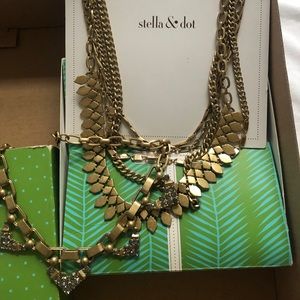 Sutton Necklace in Gold